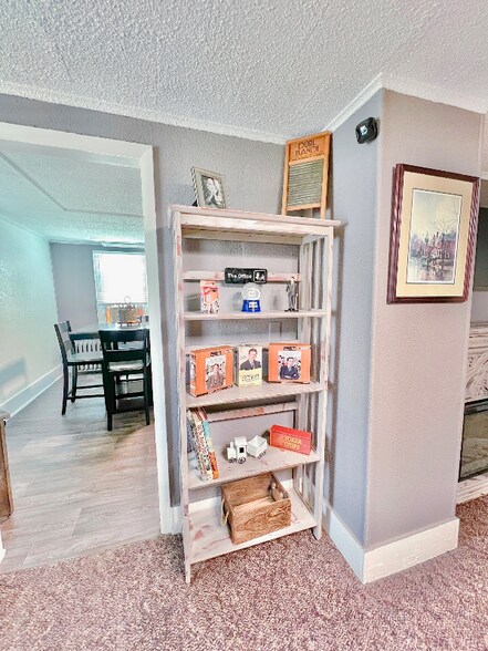 Building Photo - 123 Mortimer St