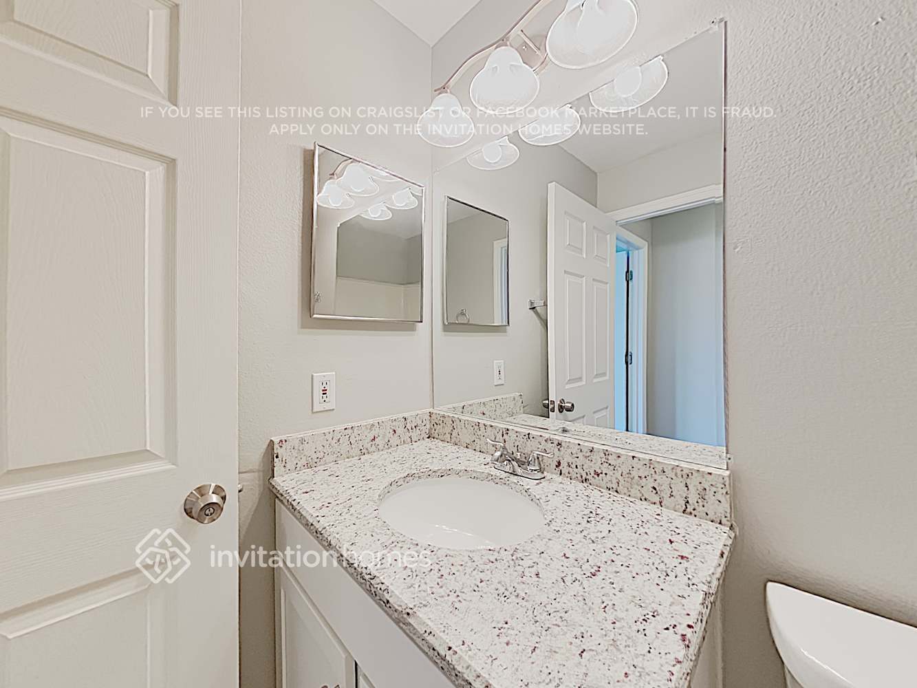 Building Photo - 3260 Erskine Dr