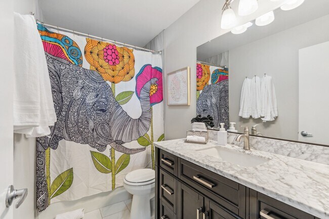 Building Photo - Updated Mesa Home w/ Community Pool/Spa & ...