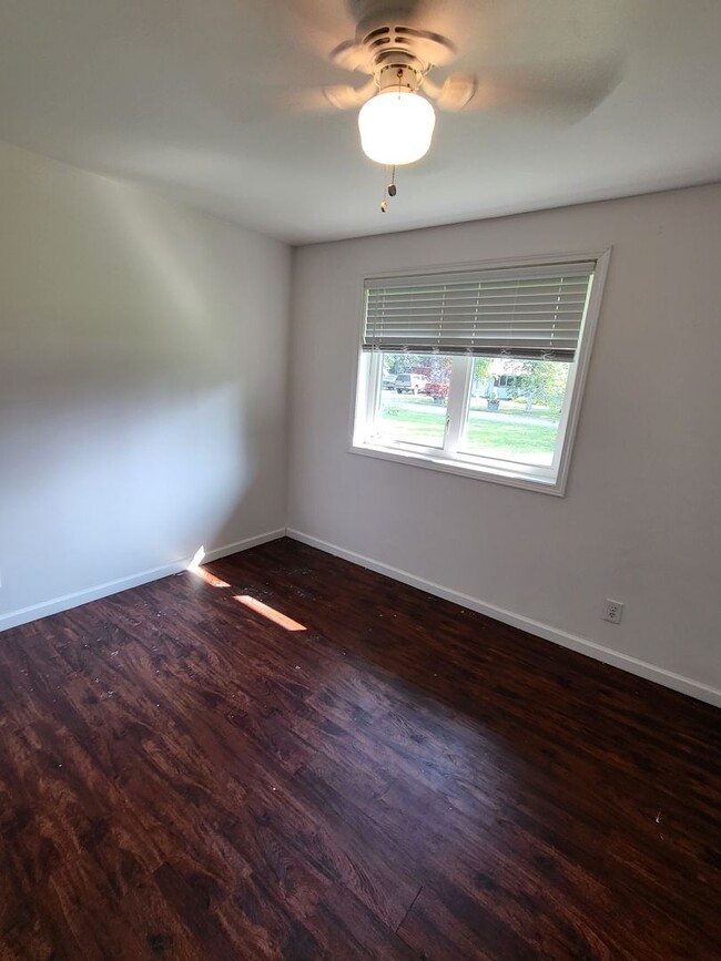 Building Photo - (Half off first month rent) 3Bed/2Ba/2Car ...