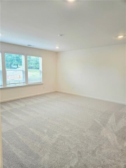 Building Photo - 2445 Livi Ln