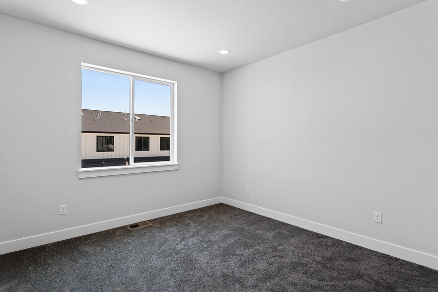 Building Photo - 2402 49th Avenue Ct