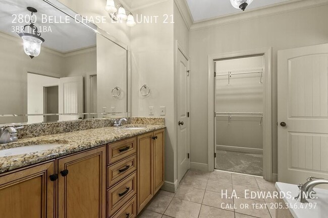 Building Photo - 2800 Belle Chase Ln