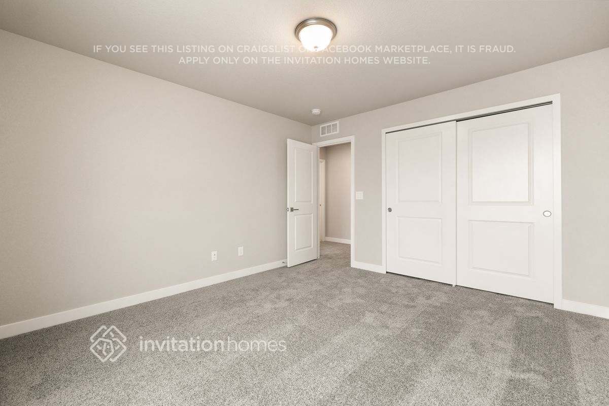 Building Photo - 11480 Sanderling St