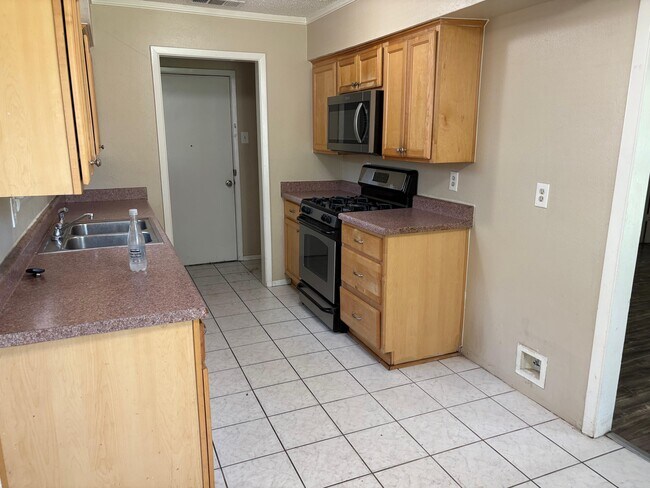 Building Photo - 3514 Summit Ln