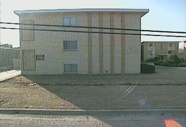 Primary Photo - 9604 N Greenwood Ave