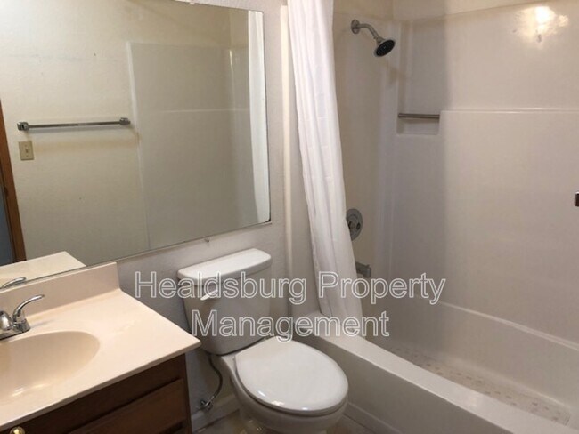 Building Photo - 1304 Foothill Dr