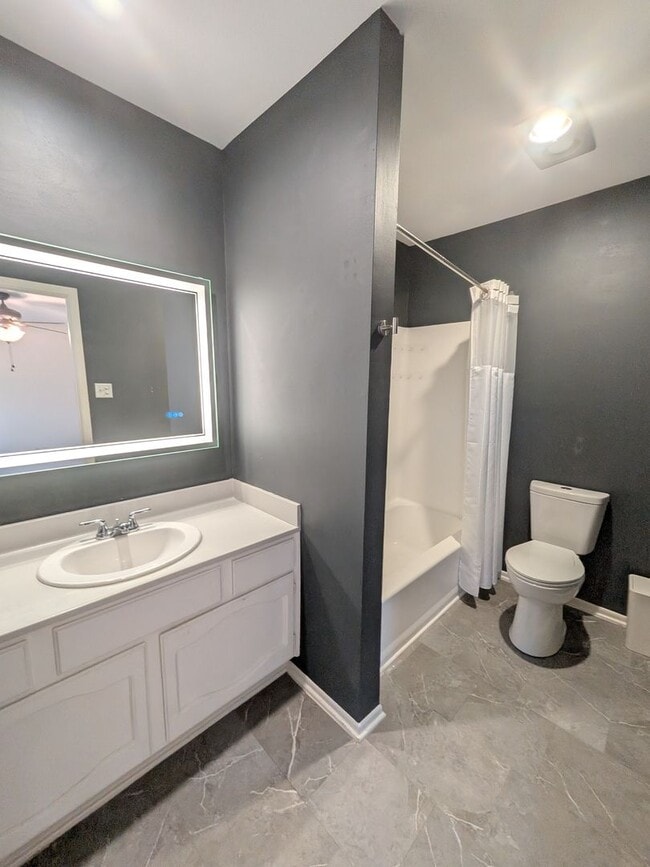Building Photo - 976 Sunmeadow Dr