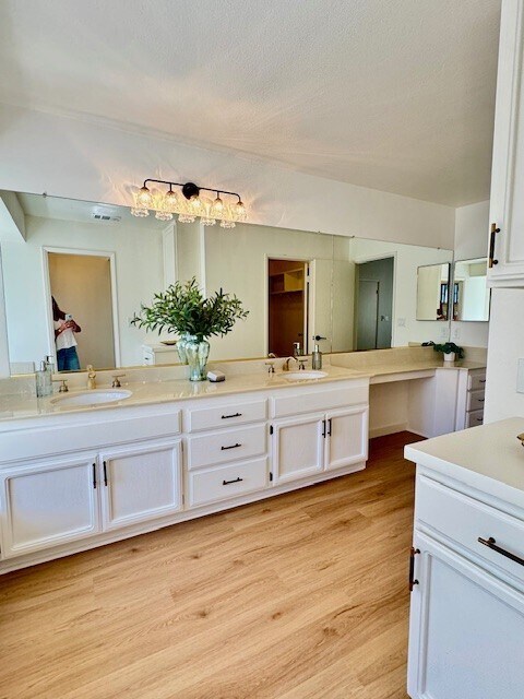 Building Photo - 2013 Raphael Ct