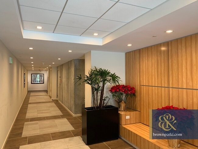 Building Photo - 1731 Powell St