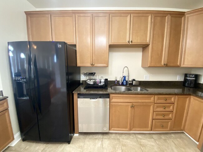 Building Photo - Broad Creek