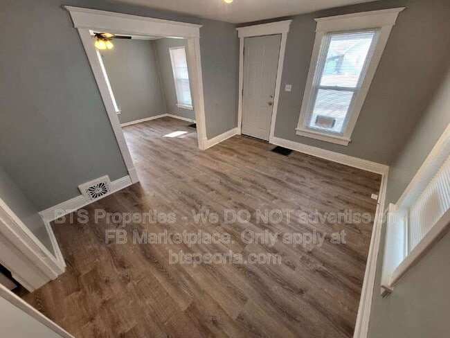 Building Photo - 1912 W Ann St