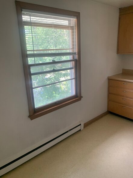 Kitchen View - 1319 Drake St