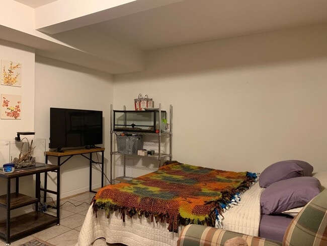 Building Photo - 3 bd/1.5 bath Charming Home just 4 blocks from IU Jacob's School of Music - Available August 2027!