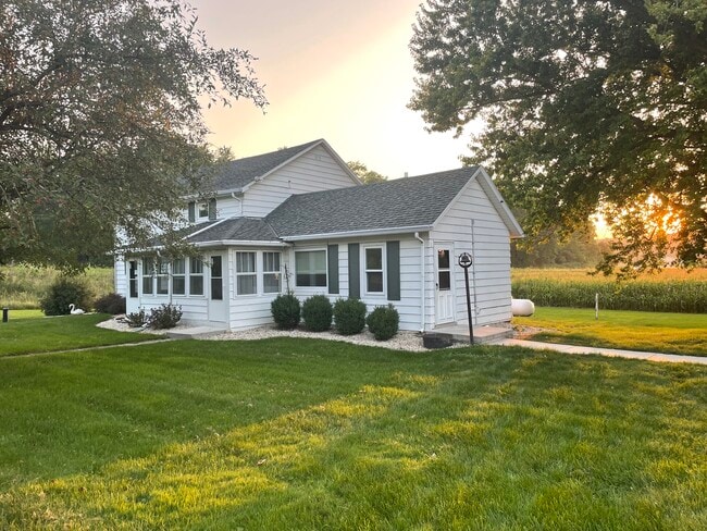 Building Photo - W7772 US-12