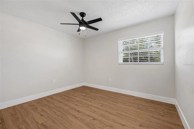 Building Photo - Charming 3-Bedroom Home with Large Fenced ...