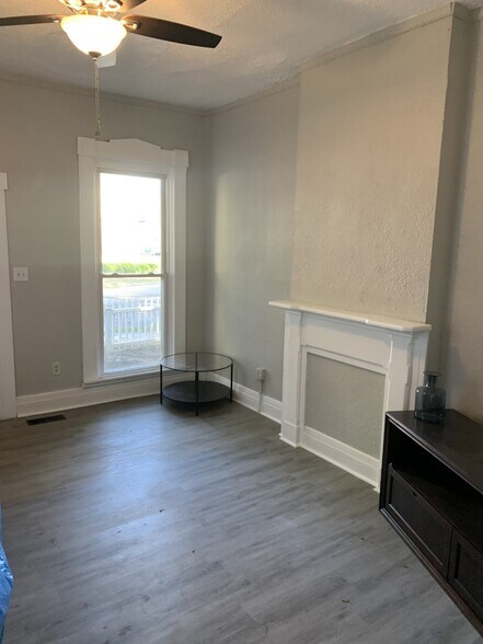 Building Photo - 84 Vine St