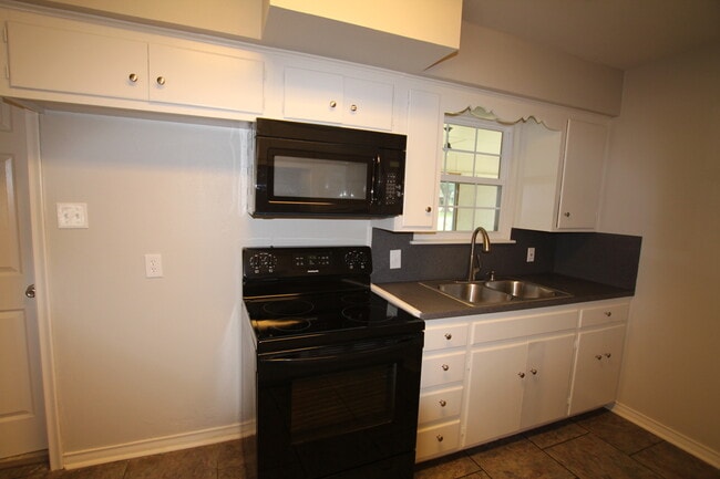 Building Photo - Lease Takeover Opportunity Available! 3 be...