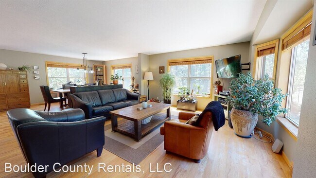 Primary Photo - 4 br, 2 bath House - 10 Shoshoni Way