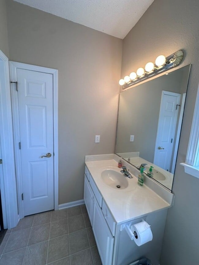 Building Photo - MOVE-IN READY!  SENIOR COMMUNITY 55+