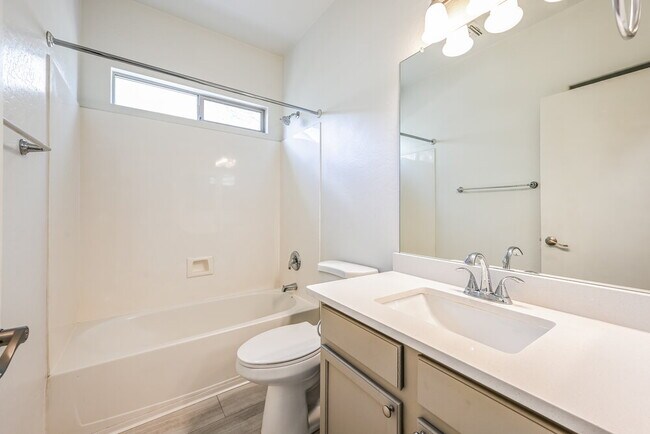 Building Photo - 12084 W Dreyfus Dr