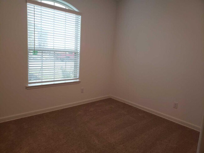 Building Photo - 3712 Castle Rock Dr