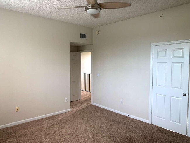 Building Photo - 3BR | 2 BA | 1-Car Las Palmas Townhome