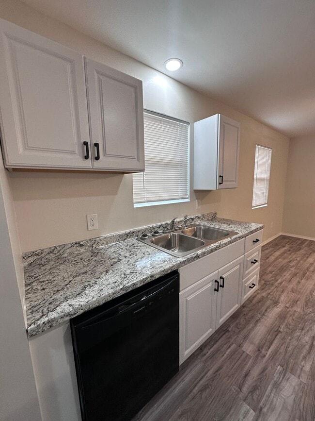 Building Photo - 3 bed 2 bath Country Amarillo Home