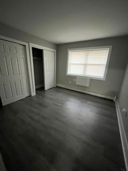 Building Photo - 431 Park Ave