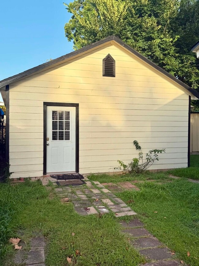 Building Photo - 4314 Gano St