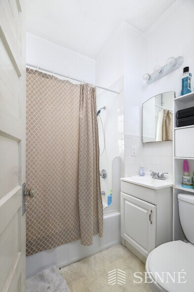 Building Photo - 26 Porter Rd