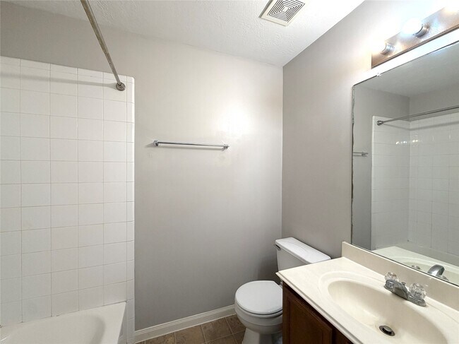 Building Photo - 6415 Mountain Pines Ln