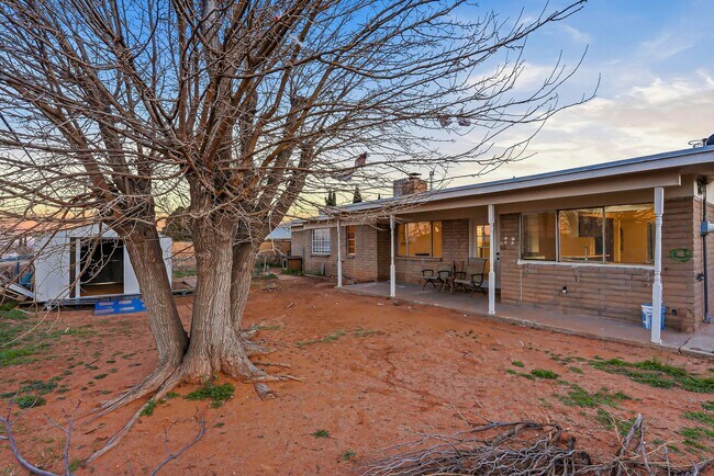 Building Photo - 4613 Sun Valley Dr