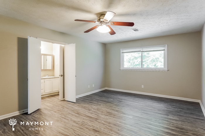 Building Photo - 705 Waverly Ln