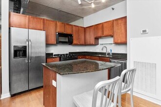 Building Photo - 720 N Larrabee St