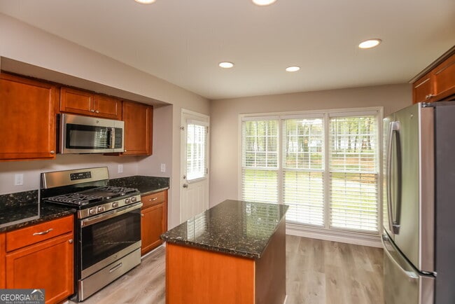 Building Photo - 1183 Crestbrook Dr
