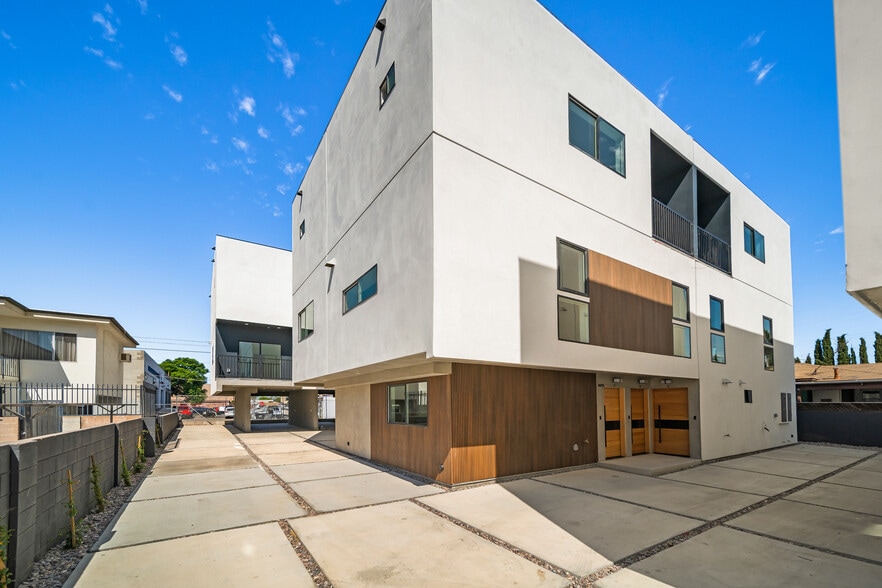 Building Photo - 6049 Craner Ave