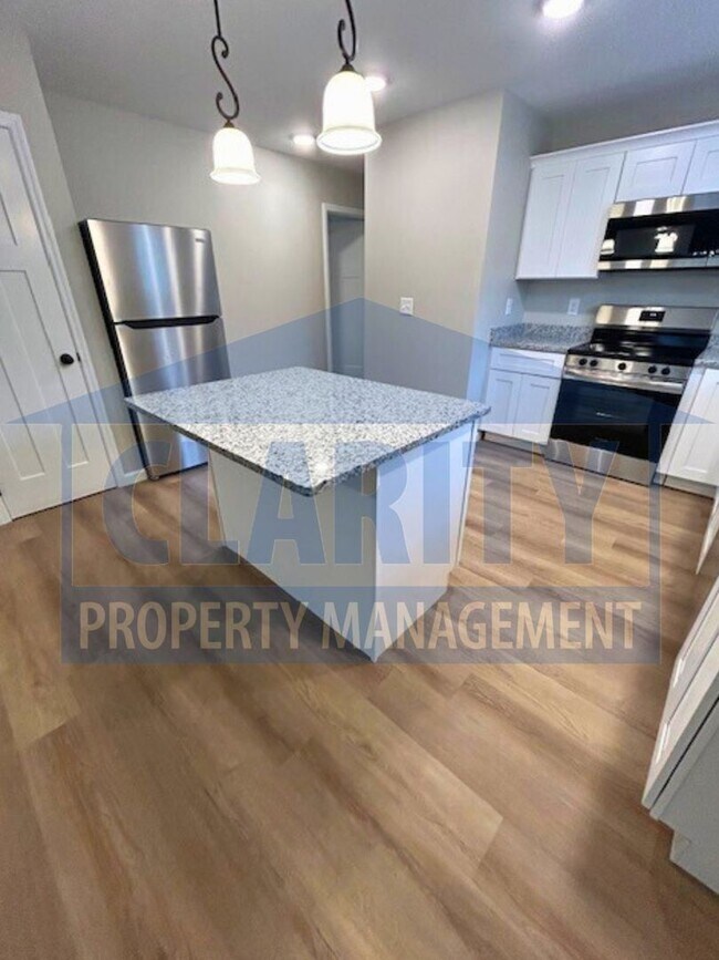 Building Photo - *Brand New* 3 bedroom home!