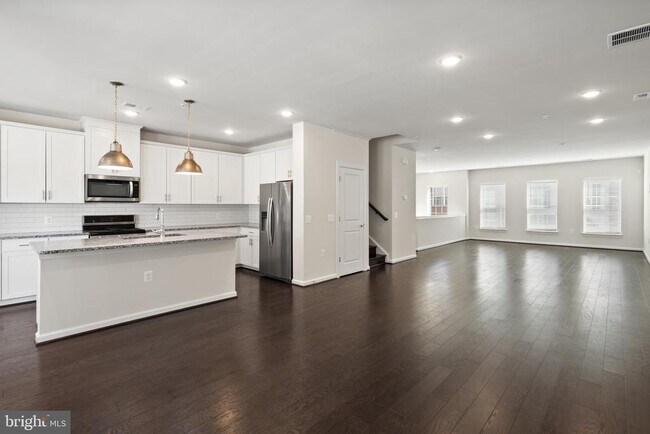 Building Photo - 13026 Martz St