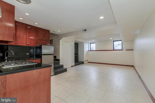 Building Photo - 1401 35th St NW