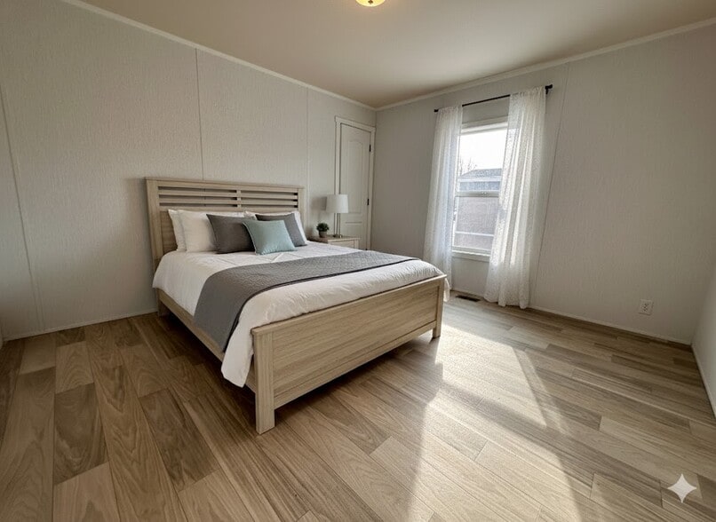 Building Photo - 14 Bing St N