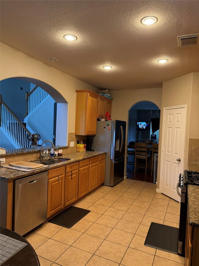 Building Photo - 2311 Diamond Springs Dr
