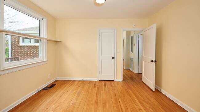 Building Photo - For Rent: 3BR, 2BA home in Inglewood (Please do not apply without speaking with us first.)