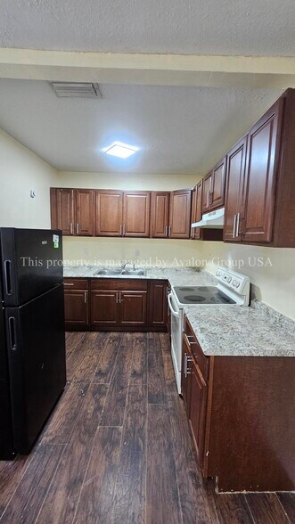 Building Photo - 7232 Linda Dr