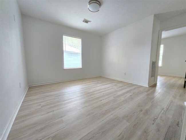 Building Photo - 11735 Sunny Stream Dr