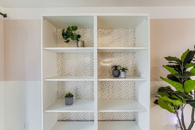 Building Photo - 77 Galen St