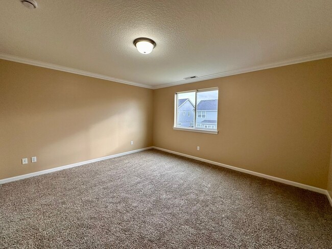 Building Photo - Bethel Area Updated Four Bedroom