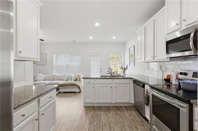Building Photo - 7035 Fringe Flower Dr
