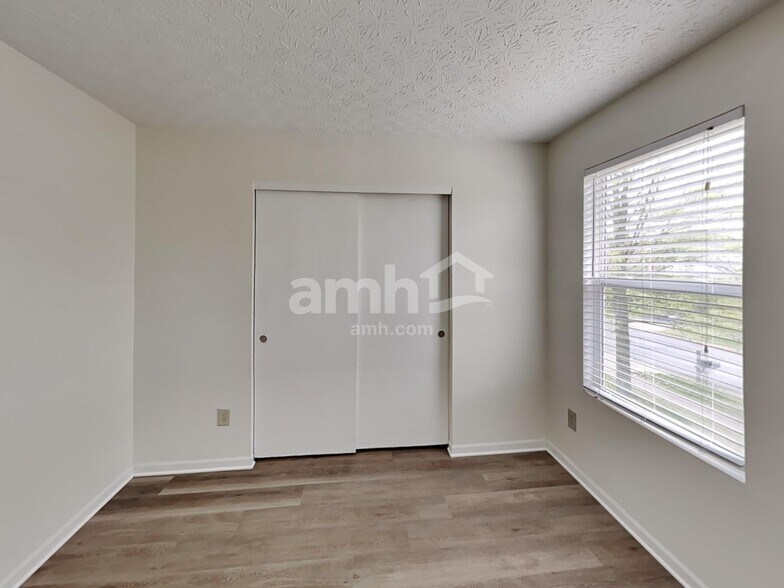 Building Photo - 7504 Hemrich Dr