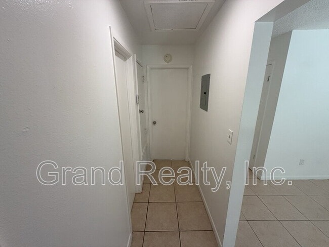 Building Photo - 4146 Charles Cir